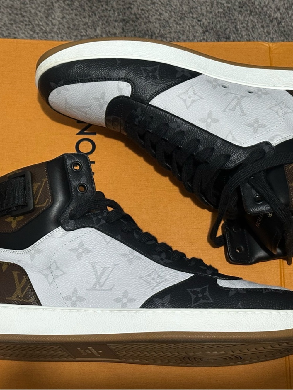 Louis Vuitton Men's Rivoli Sneaker Boot Tricolor Monogram High Top 10.5-11 LV9.5 - Picture 5 of 9